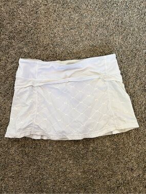 Lululemon 4 Run Hills Skirt White Reflective Diamond Pattern GUC! Rare!